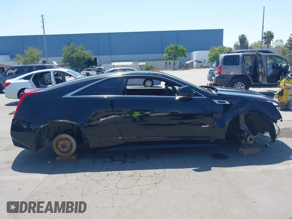 2013 Cadillac CTS-V z VIN 1G6DV1EP6D0138259, wystawiony jako IAAI lot #42175072 z przebiegiem Nie podano mil oraz . Historia ofert i sprzedaży dostępna na DreamBid. Obrazek 12.