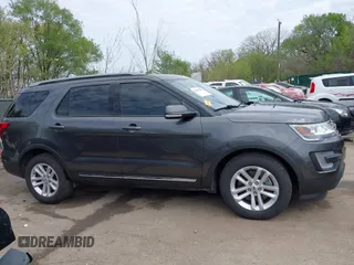 2017 Ford Explorer XLT with VIN 1FM5K7D86HGC21898, listed as a IAAI auction lot 42018490 with 78,139 mi miles and . Bid and sale history available at carsss.com. Image 13.
