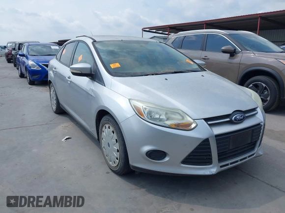 2013 Ford Focus SE with VIN 1FADP3F25DL138117, listed as a IAAI auction lot 42162119 with 136,979 mi miles. Bid and sale history available at carsss.com. Image 1.