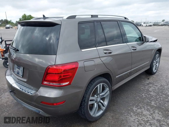 2014 Mercedes-Benz GLK 350 with VIN WDCGG5HB0EG326077, listed as a IAAI auction lot 42041401 with 122,087 mi miles and . Bid and sale history available at DreamBid. Image 4.