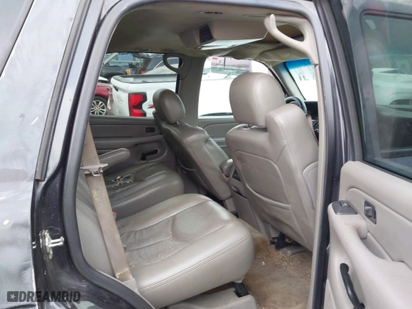 2004 Chevrolet Tahoe LT with VIN 1GNEC13Z24J330050, listed as a IAAI auction lot 41802659 with 278,497 mi miles. Bid and sale history available at carsss.com. Image 8.