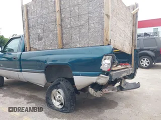 1999 Dodge 1500 z VIN 1B7HF16Z6XS286934, wystawiony jako IAAI lot #42331463 z przebiegiem 115 595 mil mil oraz . Historia ofert i sprzedaży dostępna na DreamBid. Obrazek 6.