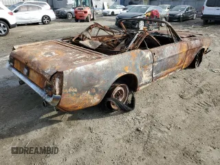 1966 Ford Mustang z VIN 6F08C385335, wystawiony jako Copart lot #42833715 z przebiegiem Nie podano mil oraz Nie do naprawy • Non repairable. Historia ofert i sprzedaży dostępna na DreamBid. Obrazek 3.