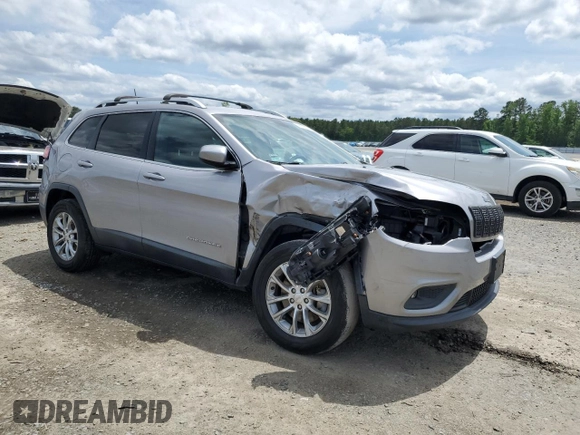 2019 Jeep Cherokee Latitude z VIN 1C4PJMCB0KD283723, wystawiony jako Copart lot #56019935 z przebiegiem 85 283 mil mil oraz Szkoda całkowita • Salvage title. Historia ofert i sprzedaży dostępna na DreamBid. Obrazek 4.