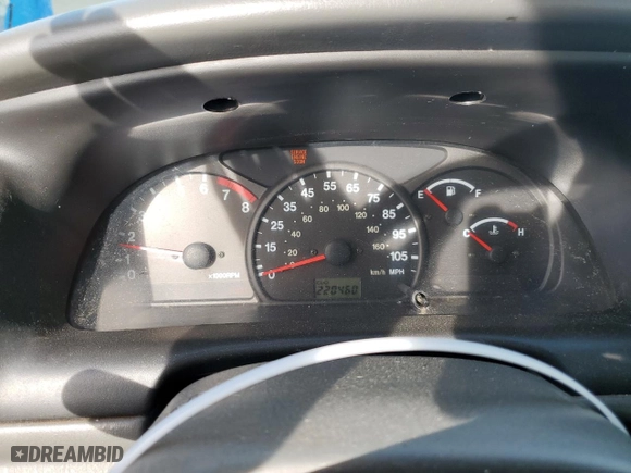 2001 Chevrolet Tracker with VIN 2CNBJ13C416958015, listed as a Copart auction lot 71782984 with 220460 miles and Salvage Title. Bid and sale history available at carsss.com. Image 9.