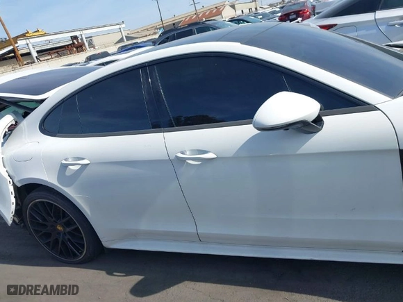 2018 Porsche Panamera with VIN WP0AA2A70JL104058, listed as a IAAI auction lot 41548341 with 1 mi miles. Bid and sale history available at carsss.com. Image 13.