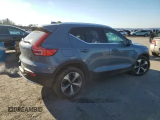 2023 Volvo XC40 Plus Bright Theme с VIN YV4L12UN8P2913418, выставлен на аукционе Copart как лот 88422125 с пробегом 27 447 миль миль и Списание • Salvage title. История ставок и продаж доступна на DreamBid. Изображение 3.