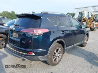 2018 Toyota RAV4 XLE с VIN 2T3WFREV5JW417144, выставлен на аукционе IAAI как лот 42685701 с пробегом 110 954 миль миль и . История ставок и продаж доступна на DreamBid. Изображение 4.