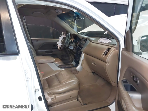 2007 Honda Pilot EX-L with VIN 5FNYF18507B019943, listed as a IAAI auction lot 41986403 with 179,379 mi miles. Bid and sale history available at carsss.com. Image 5.