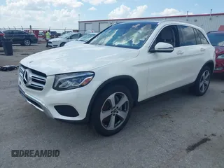 2017 Mercedes-Benz GLC 300 с VIN WDC0G4JBXHF263828, выставлен на аукционе IAAI как лот 42587272 с пробегом 39 275 миль миль и . История ставок и продаж доступна на DreamBid. Изображение 19.