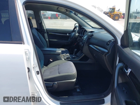 2013 Kia Sorento LX with VIN 5XYKT3A61DG317094, listed as a IAAI auction lot 42747947 with 235,917 mi miles and . Bid and sale history available at DreamBid. Image 5.