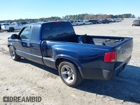 2002 GMC Sonoma SL Fleet with VIN 1GTCS19W128244099, listed as a IAAI auction lot 41090001 with 153,048 mi miles. Bid and sale history available at carsss.com. Image 3.