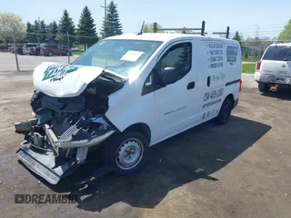 2015 Chevrolet City Express Cargo LT z VIN 3N63M0ZN8FK715445, wystawiony jako IAAI lot #42128008 z przebiegiem 130 773 mil mil oraz . Historia ofert i sprzedaży dostępna na DreamBid. Obrazek 2.