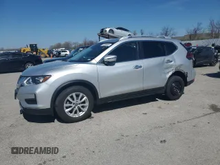 2020 Nissan Rogue SV z VIN KNMAT2MT0LP500151, wystawiony jako Copart lot #51098945 z przebiegiem 76 117 mil mil oraz Szkoda całkowita • Salvage title. Historia ofert i sprzedaży dostępna na DreamBid. Obrazek 1.