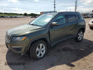 2018 Jeep Compass Latitude z VIN 3C4NJDBB2JT418573, wystawiony jako Copart lot #59480765 z przebiegiem 106 608 mil mil oraz Szkoda całkowita • Salvage title. Historia ofert i sprzedaży dostępna na DreamBid. Obrazek 1.