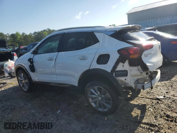 2022 Buick Encore GX Essence z VIN KL4MMFSL9NB064883, wystawiony jako Copart lot #52214935 z przebiegiem 37 255 mil mil oraz Czysty tytuł • Clean title. Historia ofert i sprzedaży dostępna na DreamBid. Obrazek 2.