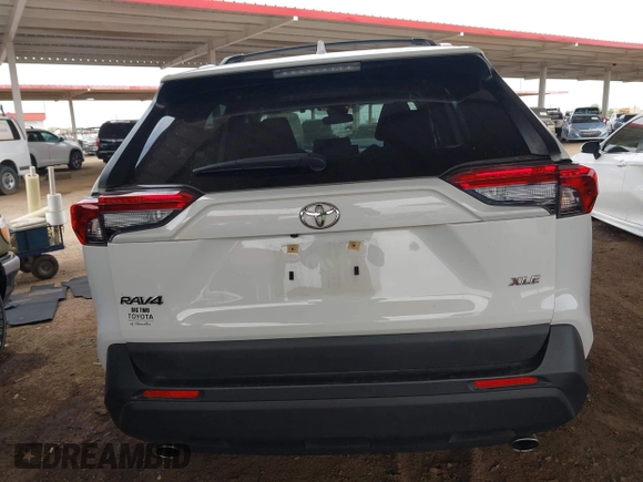 2019 Toyota RAV4 XLE with VIN JTMW1RFV0KD026561, listed as a IAAI auction lot 42035063 with 51,670 mi miles. Bid and sale history available at carsss.com. Image 16.