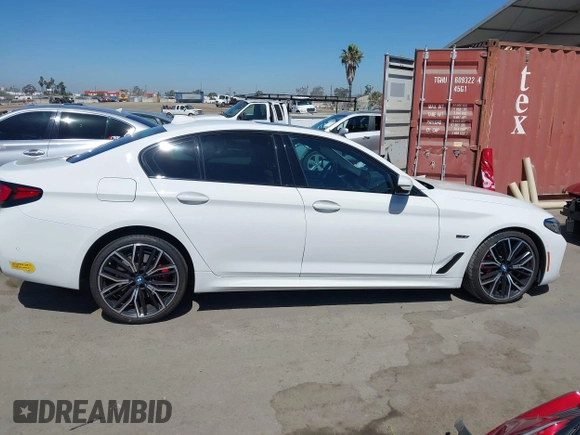 2022 BMW 5 Series 530e xDrive with VIN WBA33AG01NCJ52906, listed as a IAAI auction lot 42686511 with 45,710 mi miles and . Bid and sale history available at DreamBid. Image 13.