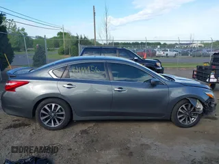 2017 Nissan Altima SV с VIN 1N4AL3AP1HC188035, выставлен на аукционе IAAI как лот 42144456 с пробегом 185 171 миль миль и . История ставок и продаж доступна на DreamBid. Изображение 14.