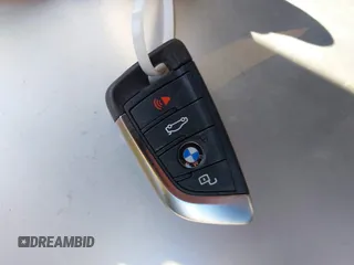 2024 BMW i4 eDrive35 z VIN WBY43AW01RFS94328, wystawiony jako IAAI lot #41734039 z przebiegiem 8959 mil mil oraz . Historia ofert i sprzedaży dostępna na DreamBid. Obrazek 11.