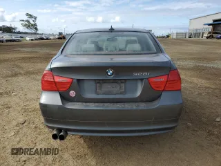 2011 BMW 3 Series 328i z VIN WBAPH5C52BA445975, wystawiony jako Copart lot #54179105 z przebiegiem 117 147 mil mil oraz Szkoda całkowita • Salvage title. Historia ofert i sprzedaży dostępna na DreamBid. Obrazek 6.