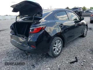 2016 Scion iA z VIN 3MYDLBZV8GY129477, wystawiony jako Copart lot #65612833 z przebiegiem 72 741 mil mil oraz . Historia ofert i sprzedaży dostępna na DreamBid. Obrazek 3.