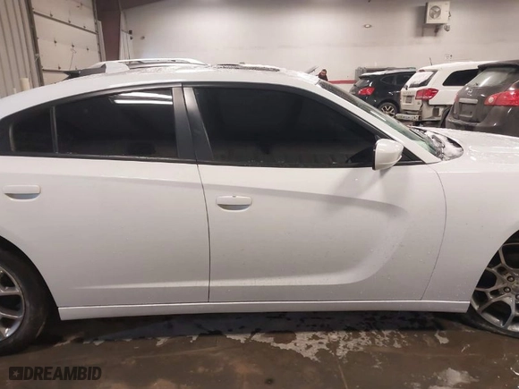 2016 Dodge Charger SXT with VIN 2C3CDXJG6GH282127, listed as a IAAI auction lot 41591877 with 82,331 mi miles. Bid and sale history available at carsss.com. Image 13.