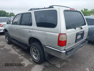 1998 Toyota 4Runner SR5 с VIN JT3GN86RXW0063561, выставлен на аукционе IAAI как лот 42300471 с пробегом 311 139 миль миль и . История ставок и продаж доступна на DreamBid. Изображение 3.