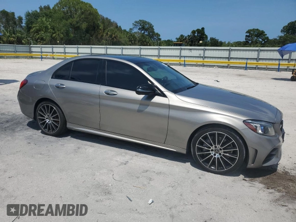 2019 Mercedes-Benz C 300 with VIN 55SWF8EB3KU283708, listed as a Copart auction lot 58890595 with 131,525 mi miles and Non repairable. Bid and sale history available at DreamBid. Image 4.