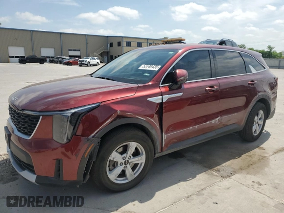2024 Kia Sorento LX z VIN 5XYRG4JC9RG307967, wystawiony jako Copart lot #53749435 z przebiegiem 21 522 mil mil oraz Szkoda całkowita • Salvage title. Historia ofert i sprzedaży dostępna na DreamBid. Obrazek 1.