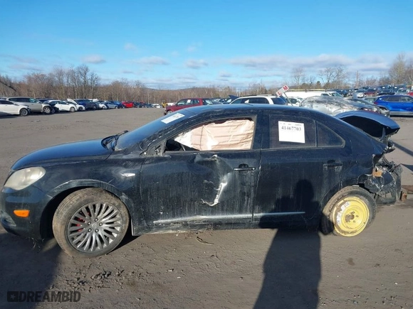 2010 Suzuki Kizashi SLS with VIN JS2RF9A76A6100498, listed as a IAAI auction lot 41467703 with 178,789 mi miles. Bid and sale history available at carsss.com. Image 6.