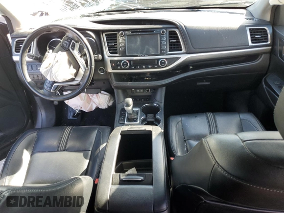 2018 Toyota Highlander SE z VIN 5TDJZRFH7JS543971, wystawiony jako Copart lot #59059755 z przebiegiem 60 635 mil mil oraz Szkoda całkowita • Salvage title. Historia ofert i sprzedaży dostępna na DreamBid. Obrazek 8.