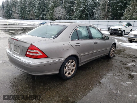 2006 Mercedes-Benz C 280 Luxury with VIN WDBRF54H16F823236, listed as a Copart auction lot 44199675 with 252,563 mi miles and Clean Title. Bid and sale history available at DreamBid. Image 3.