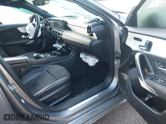 2019 Mercedes-Benz A 220 z VIN WDD3G4FB8KW006448, wystawiony jako IAAI lot #42000768 z przebiegiem 49 566 mil mil oraz . Historia ofert i sprzedaży dostępna na DreamBid. Obrazek 5.