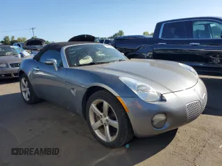 2006 Pontiac Solstice z VIN 1G2MB33BX6Y103970, wystawiony jako Copart lot #69794974 z przebiegiem 146 881 mil mil oraz Szkoda całkowita • Salvage title. Historia ofert i sprzedaży dostępna na DreamBid. Obrazek 1.