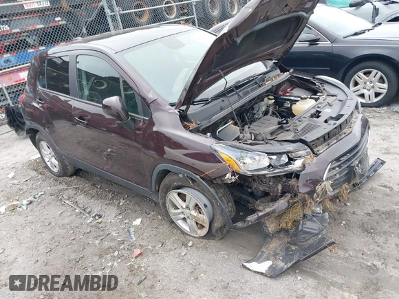 2020 Chevrolet Trax LS with VIN KL7CJKSB2LB349574, listed as a IAAI auction lot 41380404 with 36,855 mi miles. Bid and sale history available at carsss.com. Image 1.