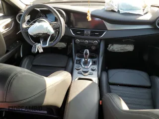 2023 Alfa Romeo Giulia Veloce z VIN ZARFAMBN9P7668555, wystawiony jako Copart lot #82284124 z przebiegiem 14 296 mil mil oraz Nie do naprawy. Historia ofert i sprzedaży dostępna na DreamBid. Obrazek 8.