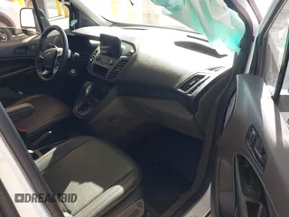 2019 Ford Transit Connect XL z VIN NM0LE7E21K1399819, wystawiony jako IAAI lot #42063988 z przebiegiem 90 357 mil mil oraz . Historia ofert i sprzedaży dostępna na DreamBid. Obrazek 5.
