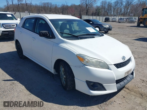 2010 Toyota Matrix with VIN 2T1KU4EE2AC348334, listed as a IAAI auction lot 41806058 with 230,549 mi miles. Bid and sale history available at carsss.com. Image 1.