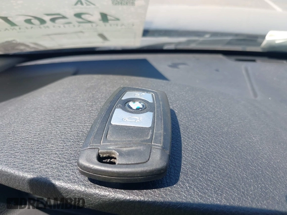 2015 BMW 3 Series 328i xDrive с VIN WBA3B5C55FF961143, выставлен на аукционе IAAI как лот 42561041 с пробегом 61 624 миль миль и . История ставок и продаж доступна на DreamBid. Изображение 11.