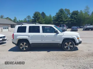 2016 Jeep Patriot High Altitude z VIN 1C4NJRFB8GD707642, wystawiony jako IAAI lot #42324960 z przebiegiem 176 344 mil mil oraz . Historia ofert i sprzedaży dostępna na DreamBid. Obrazek 13.