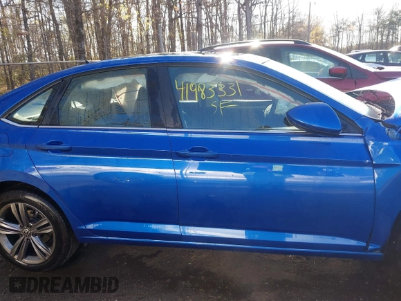 2024 Volkswagen Jetta SE with VIN 3VW7M7BU5RM057412, listed as a IAAI auction lot 41983331 with 14,537 mi miles and . Bid and sale history available at DreamBid. Image 12.