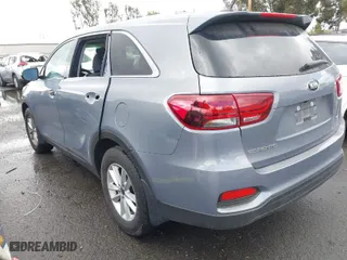 2020 Kia Sorento L with VIN 5XYPG4A39LG654973, listed as a IAAI auction lot 41763345 with 76,559 mi miles. Bid and sale history available at carsss.com. Image 3.