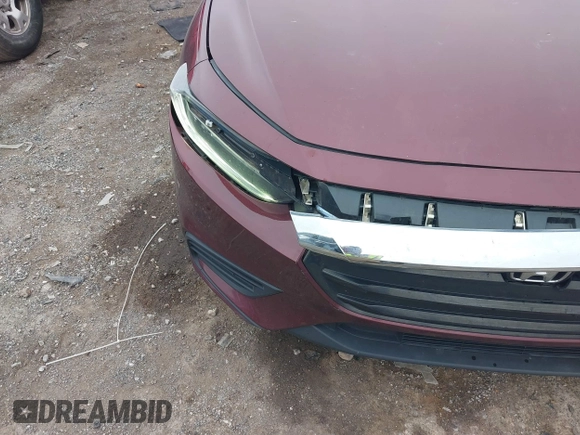 2020 Honda Insight Touring z VIN 19XZE4F93LE010040, wystawiony jako IAAI lot #42240572 z przebiegiem 52 299 mil mil oraz . Historia ofert i sprzedaży dostępna na DreamBid. Obrazek 6.