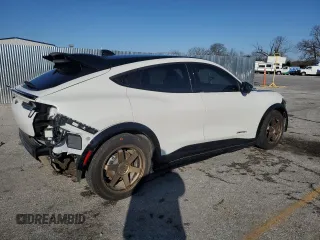 2024 Ford Mustang Mach-E Premium z VIN 3FMTK3SUXRMA03177, wystawiony jako Copart lot #51837465 z przebiegiem 7 224 mil mil oraz Szkoda całkowita • Salvage title. Historia ofert i sprzedaży dostępna na DreamBid. Obrazek 3.