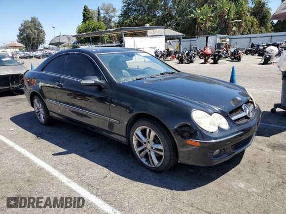2009 Mercedes-Benz CLK 350 z VIN WDBTJ56H39F268702, wystawiony jako Copart lot #68367854 z przebiegiem 144 115 mil mil oraz Szkoda całkowita • Salvage title. Historia ofert i sprzedaży dostępna na DreamBid. Obrazek 4.