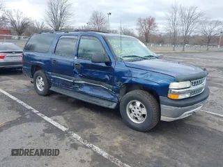 2001 Chevrolet Suburban LT with VIN 3GNFK16T01G274413, listed as a IAAI auction lot 41811161 with 203,947 mi miles. Bid and sale history available at carsss.com. Image 1.