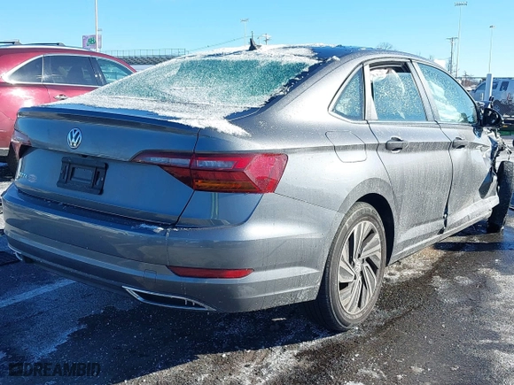 2019 Volkswagen Jetta SEL Premium with VIN 3VWG57BU9KM068495, listed as a IAAI auction lot 41263539 with 92,337 mi miles. Bid and sale history available at carsss.com. Image 4.