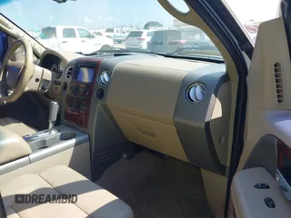 2007 Ford F-150 XLT z VIN 1FTPW14V97FA04872, wystawiony jako IAAI lot #42699936 z przebiegiem 143 060 mil mil oraz . Historia ofert i sprzedaży dostępna na DreamBid. Obrazek 5.