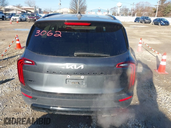 2022 Kia Telluride EX with VIN 5XYP3DHCXNG295136, listed as a IAAI auction lot 41753062 with 46,664 mi miles and . Bid and sale history available at carsss.com. Image 17.